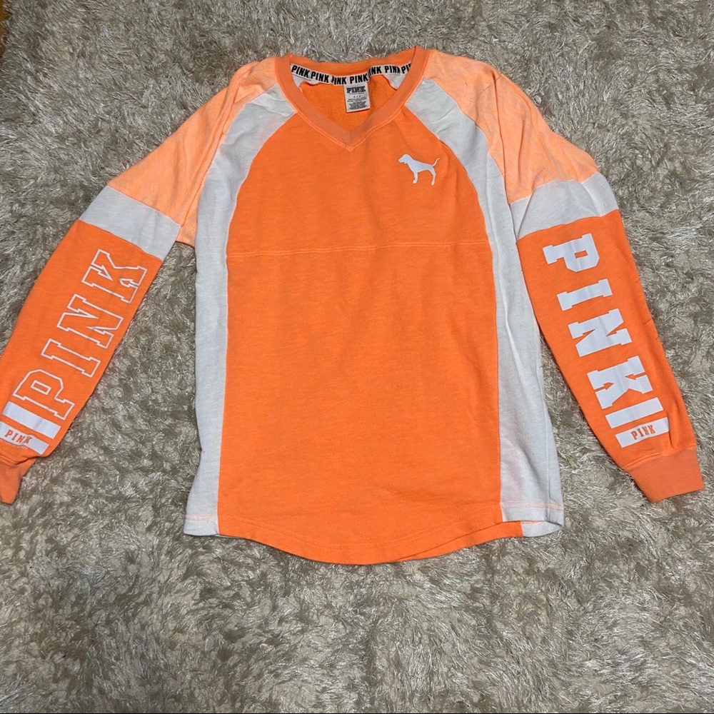 VS PINK sweatshirt - Picture 1 of 3